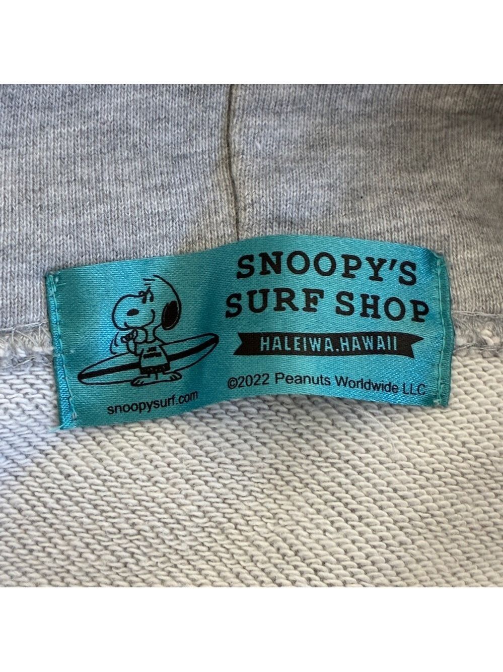 Peanuts Snoopy’s Surf Shop Hawaii Gray Sweatshirt - Size Medium - Picture 5 of 12
